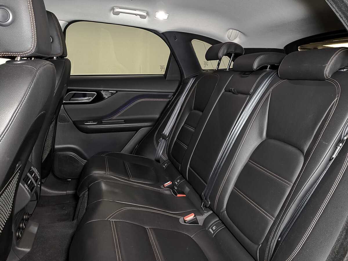 Б/У Ягуар Ф-Пэйс 2018 года. Фото: #15