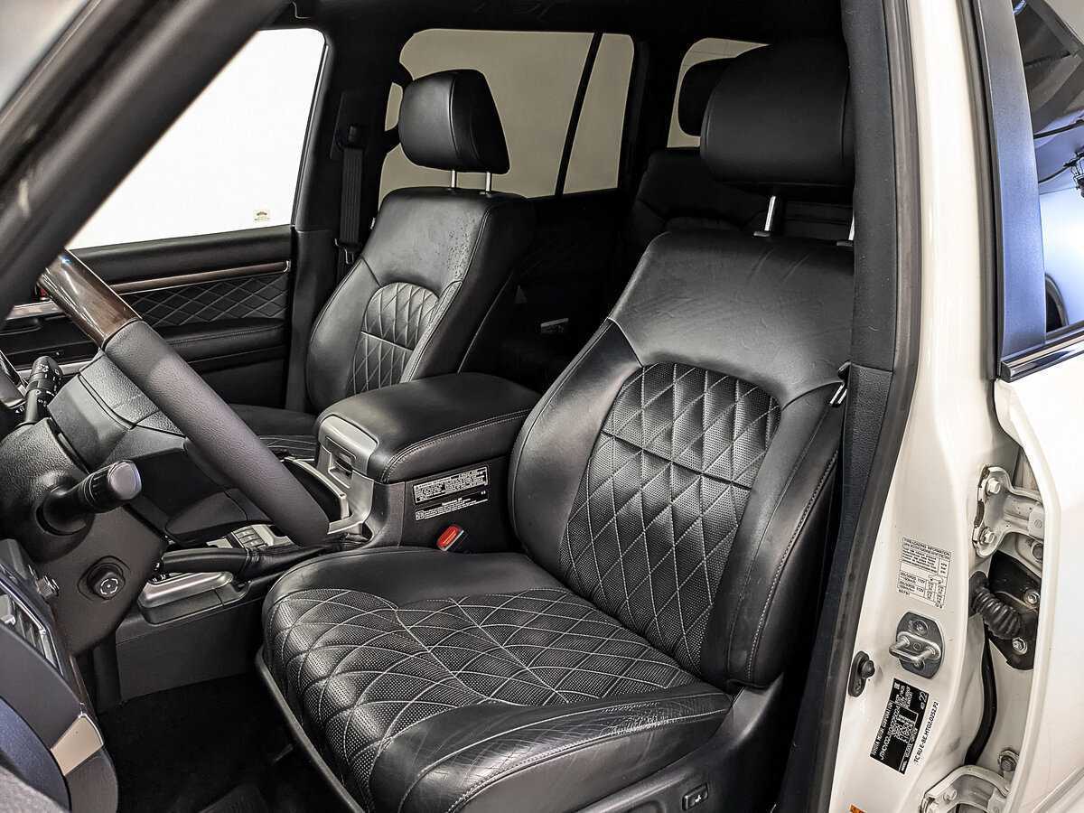 Б/У Тойота Лэнд Крузер 2017 года. Фото: #16