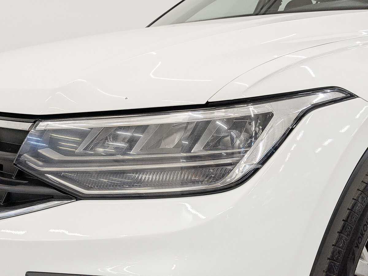 Б/У Фольксваген Тигуан 2021 года. Фото: #9