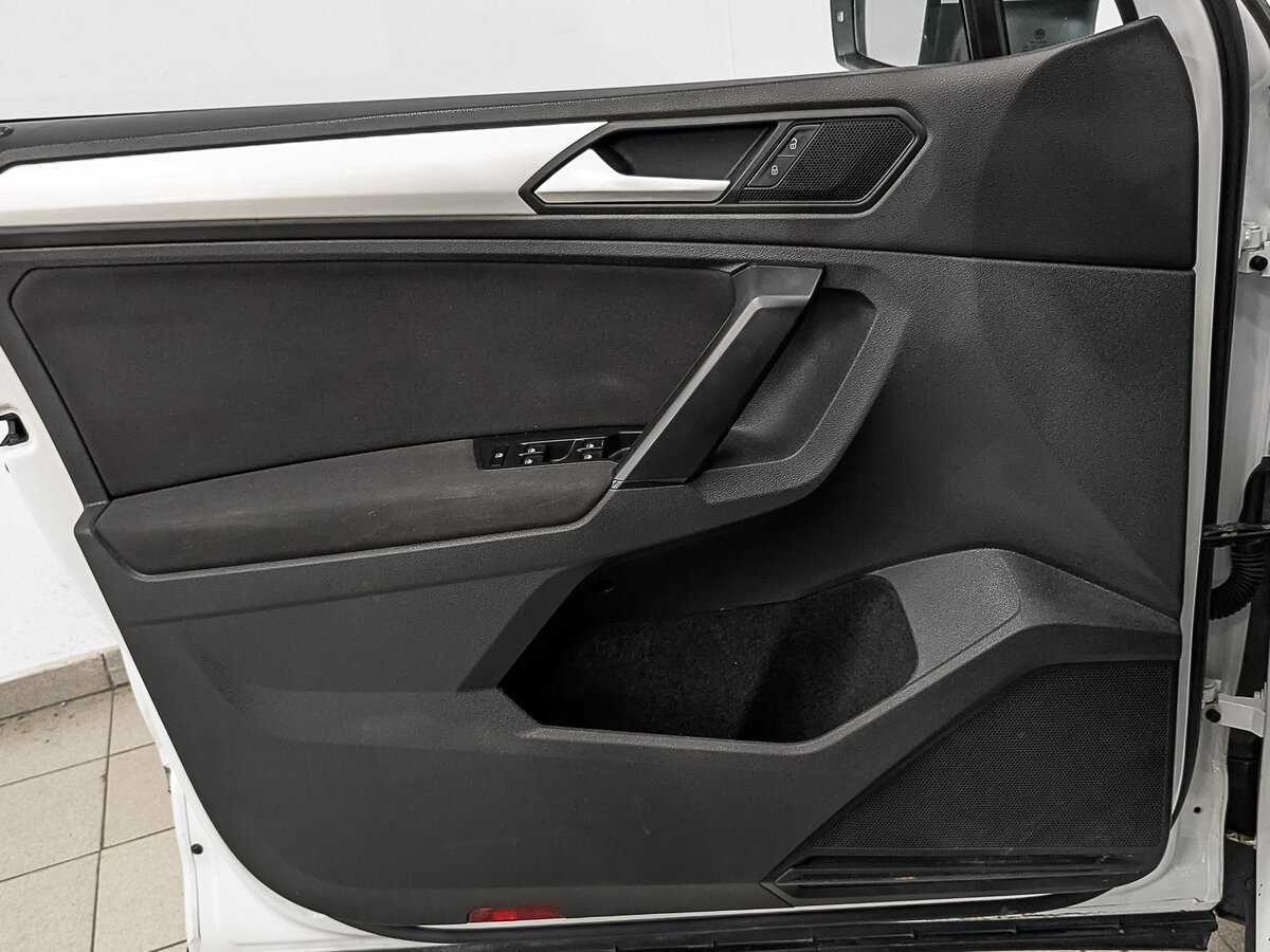 Б/У Фольксваген Тигуан 2021 года. Фото: #17