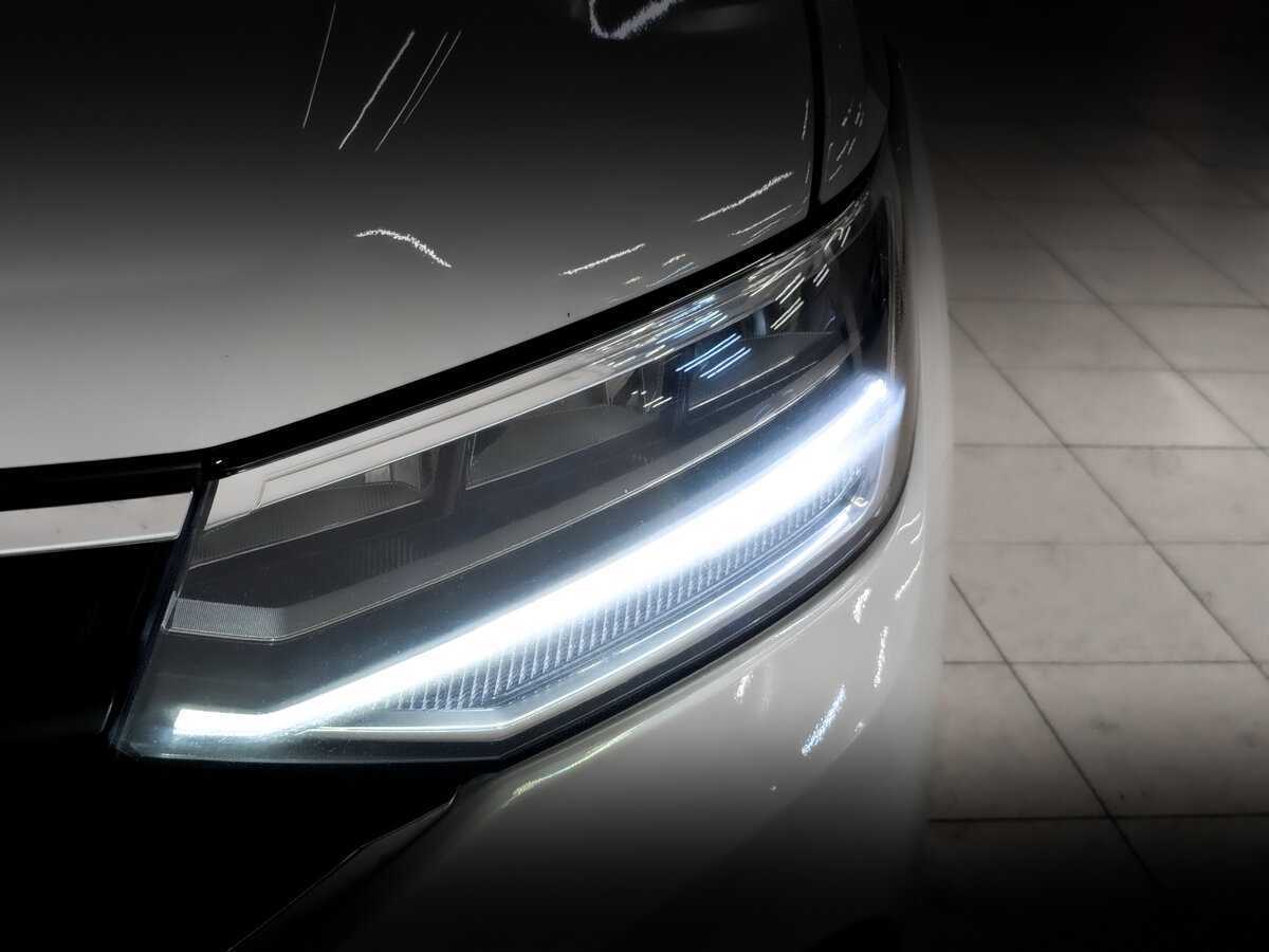 Б/У Фольксваген Тигуан 2021 года. Фото: #15