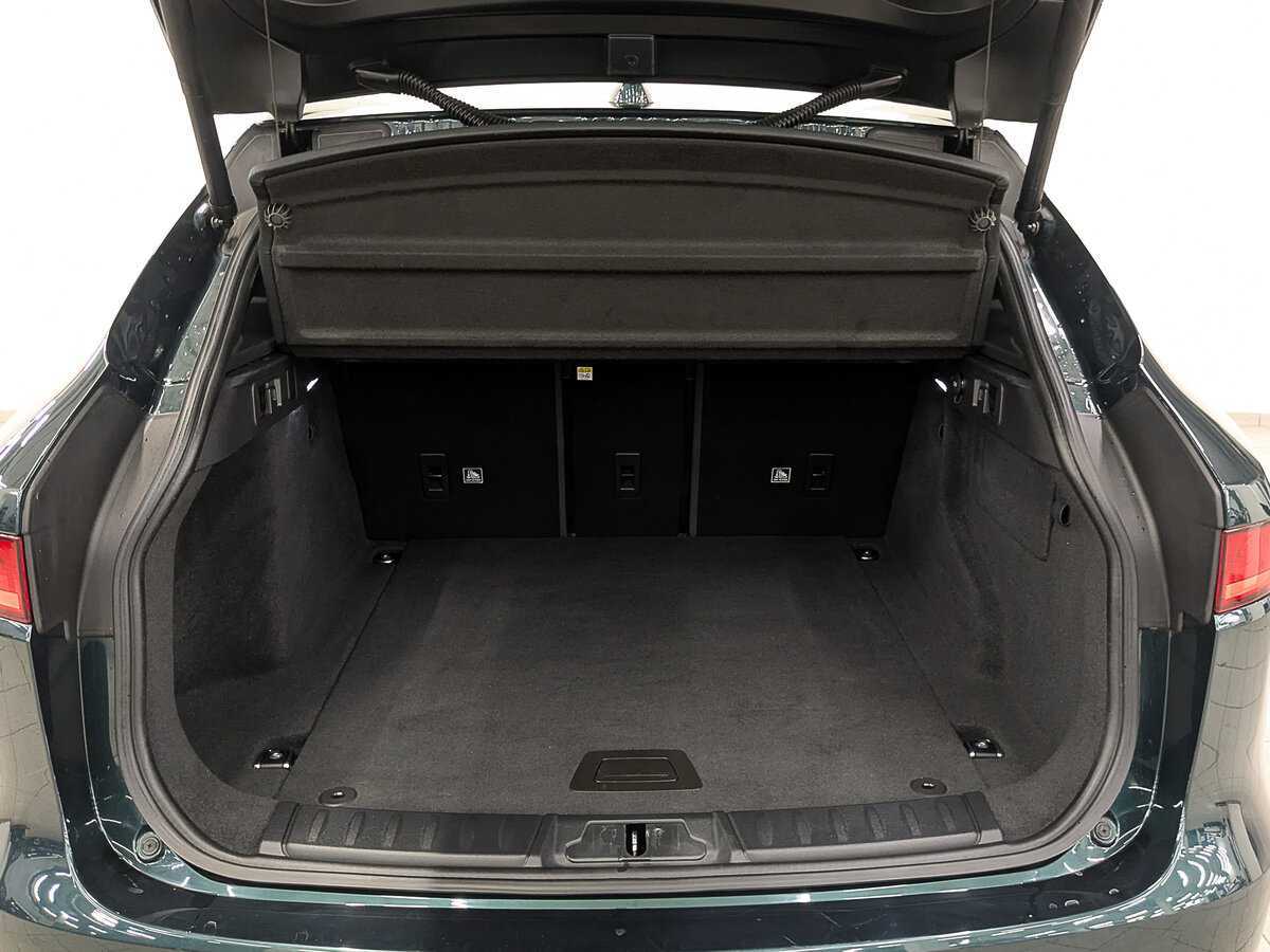 Б/У Ягуар Ф-Пэйс 2018 года. Фото: #9