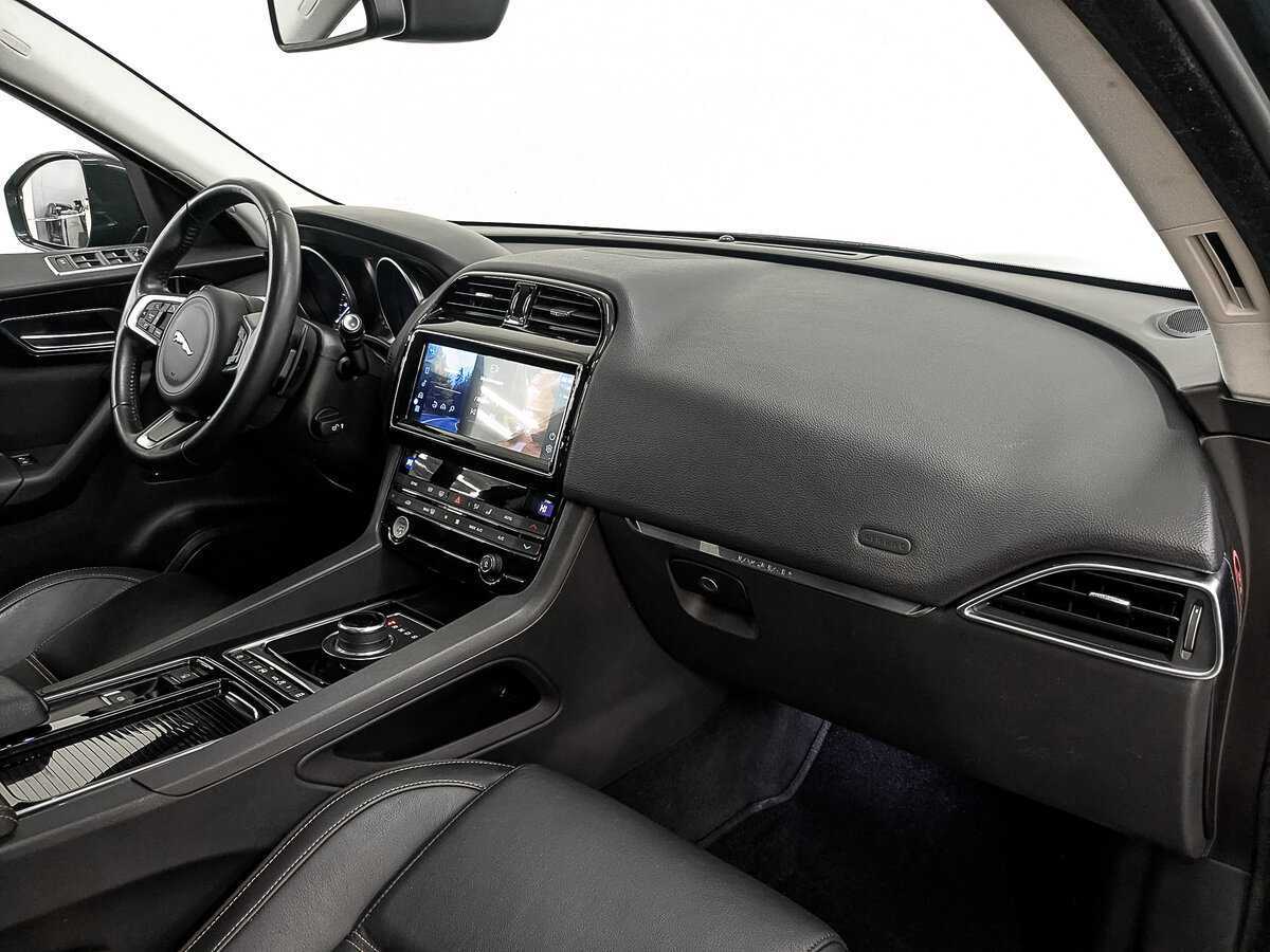 Б/У Ягуар Ф-Пэйс 2018 года. Фото: #10