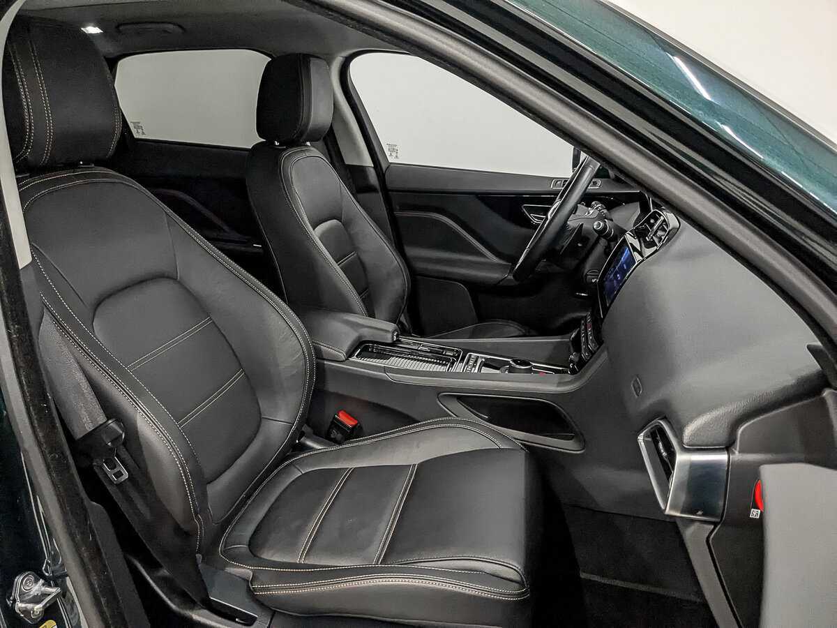 Б/У Ягуар Ф-Пэйс 2018 года. Фото: #20