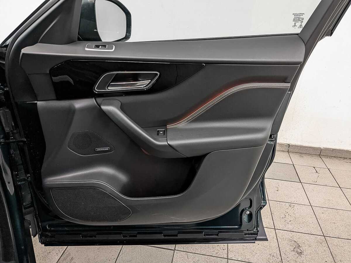 Б/У Ягуар Ф-Пэйс 2018 года. Фото: #21