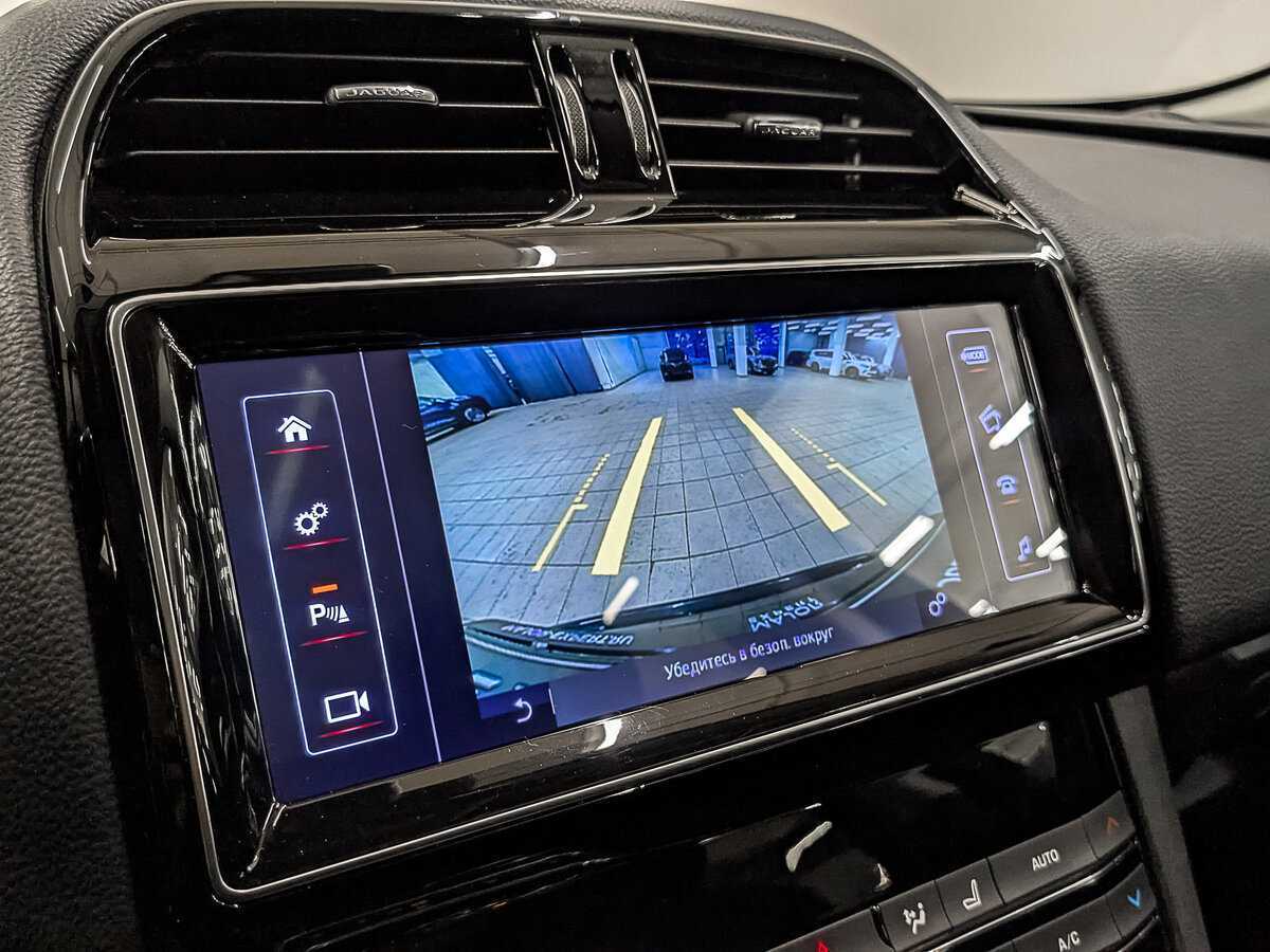 Б/У Ягуар Ф-Пэйс 2018 года. Фото: #23