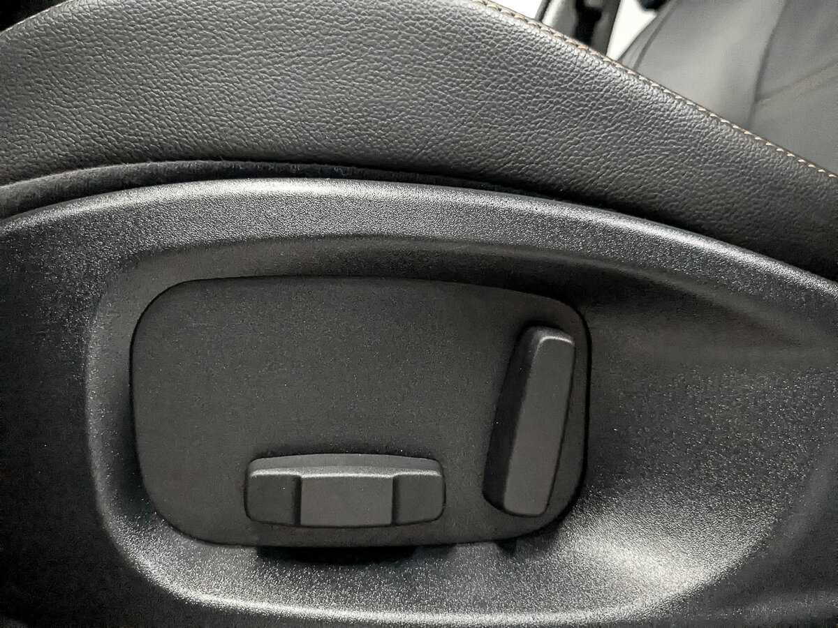 Б/У Ягуар Ф-Пэйс 2018 года. Фото: #25