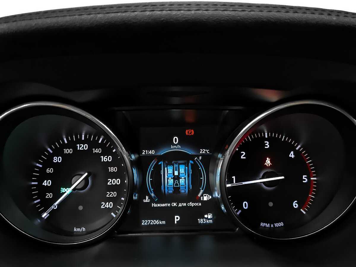 Б/У Лэнд Ровер Рэнж Ровер Эвок 2015 года. Фото: #13