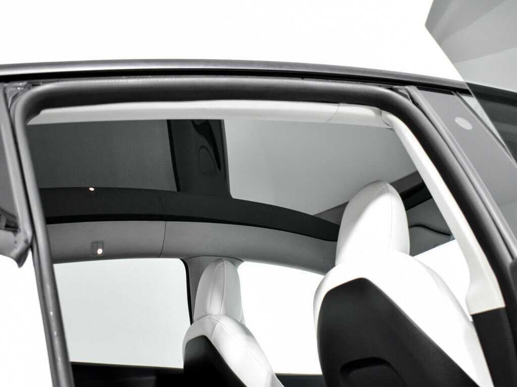 Б/У Тесла Модел У 2022 года. Фото: #11