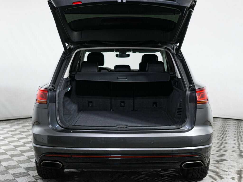 Б/У Фольксваген Туарег 2019 года. Фото: #8