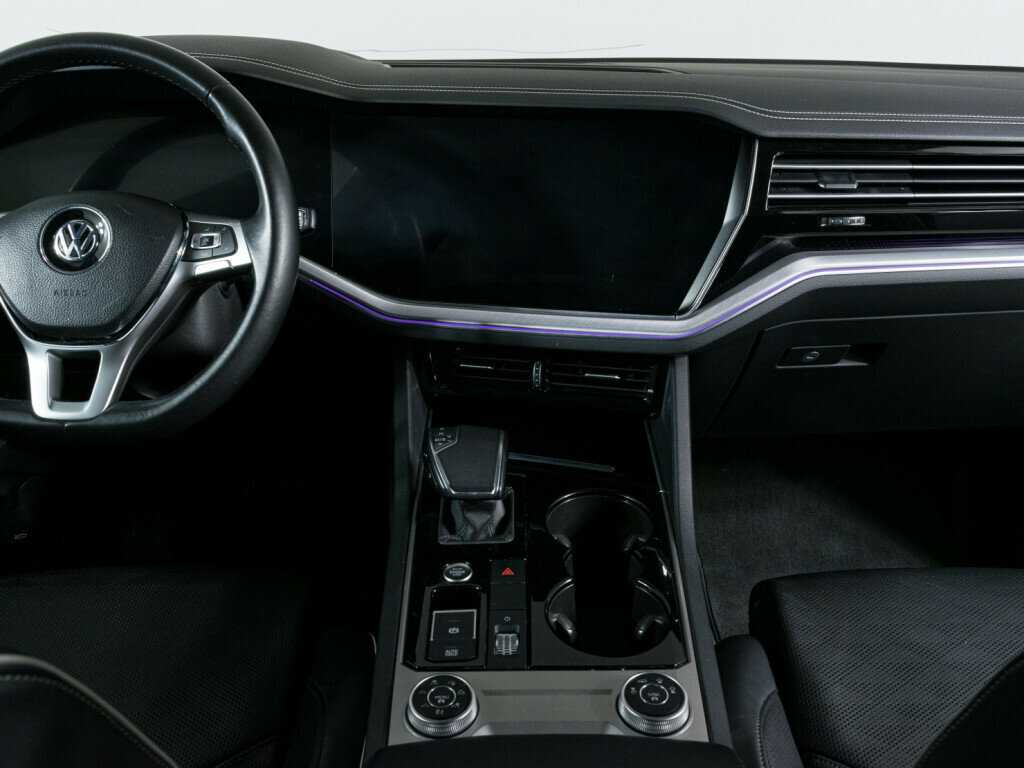 Б/У Фольксваген Туарег 2019 года. Фото: #12