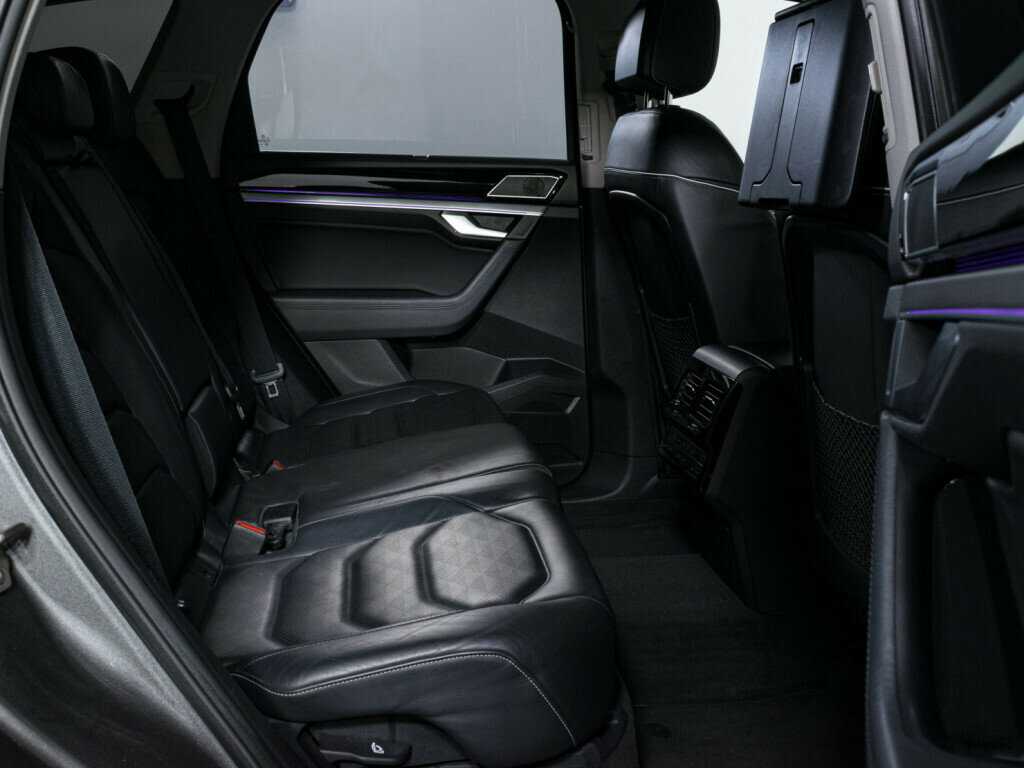 Б/У Фольксваген Туарег 2019 года. Фото: #13