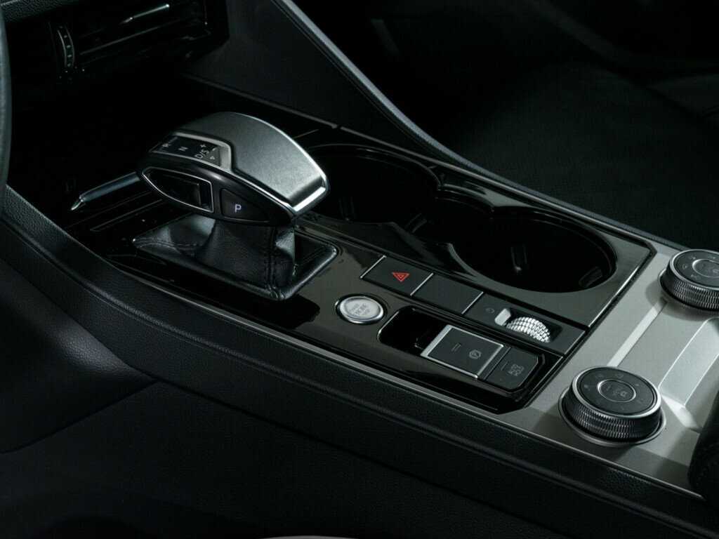 Б/У Фольксваген Туарег 2019 года. Фото: #17