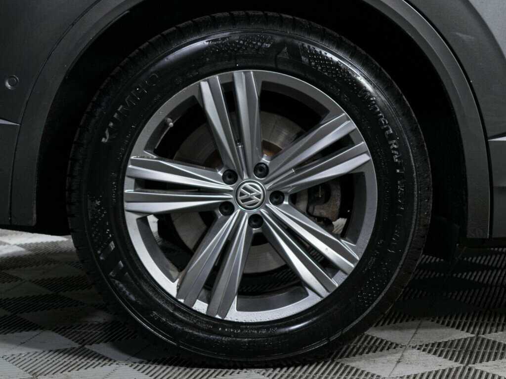 Б/У Фольксваген Туарег 2019 года. Фото: #28