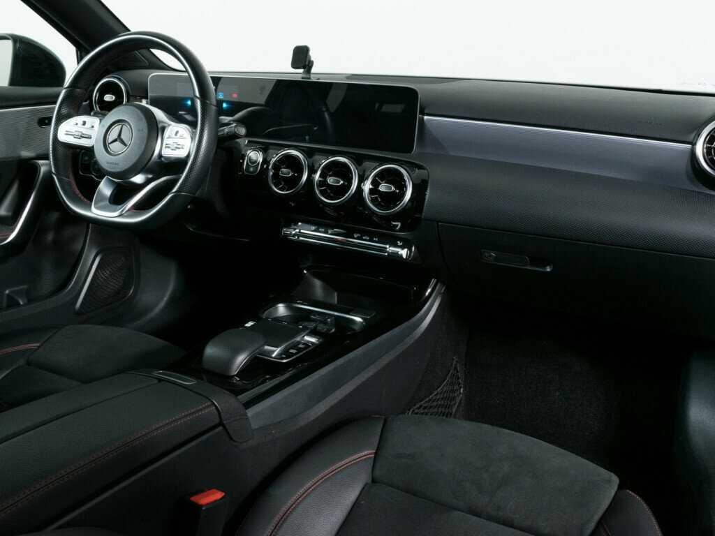 Б/У Мерседес-Бенц А-Класс 2018 года. Фото: #7