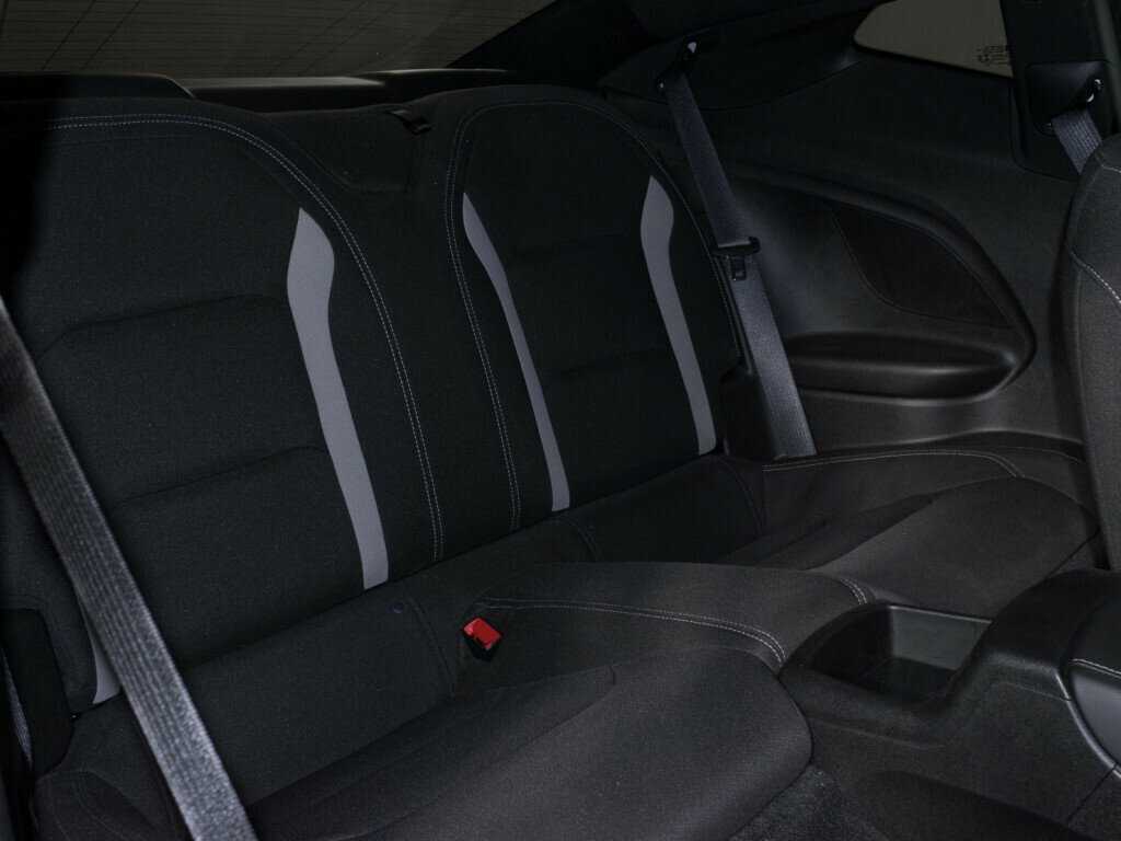 Б/У Шевроле Камаро 2022 года. Фото: #8