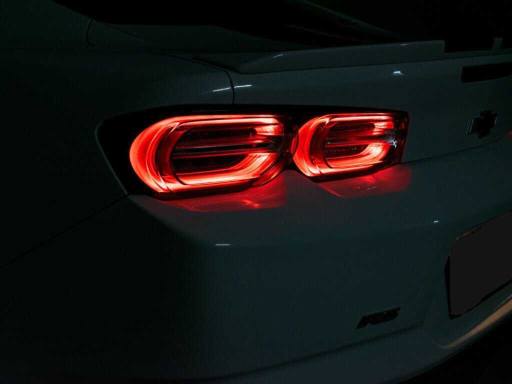 Б/У Шевроле Камаро 2022 года. Фото: #16