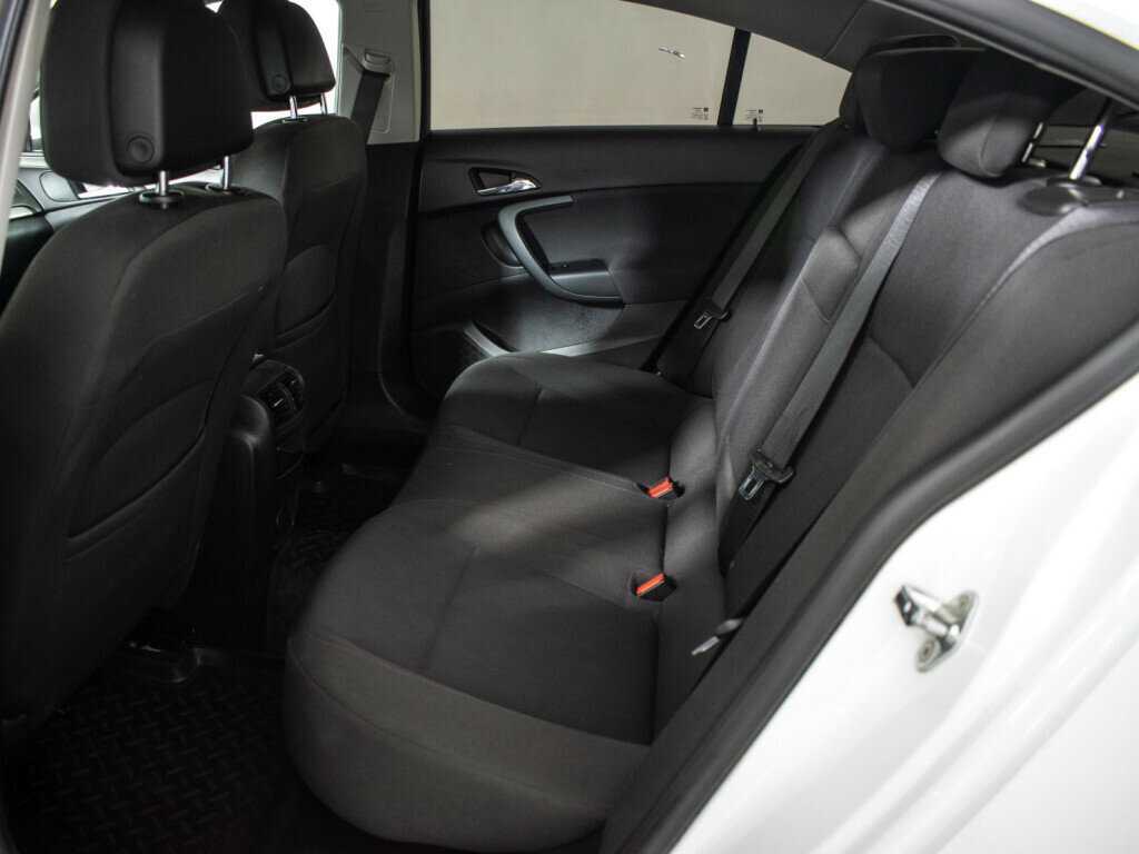 Б/У Опель Инсигния 2011 года. Фото: #9