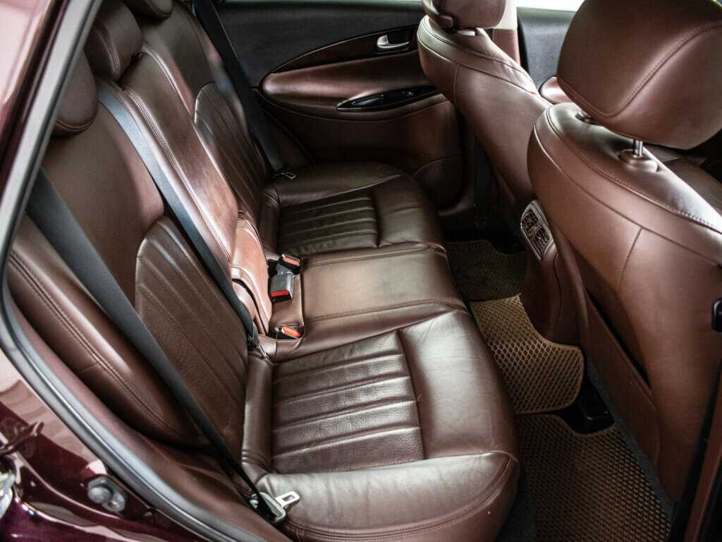 Б/У Инфинити ЕИкс 2012 года. Фото: #7