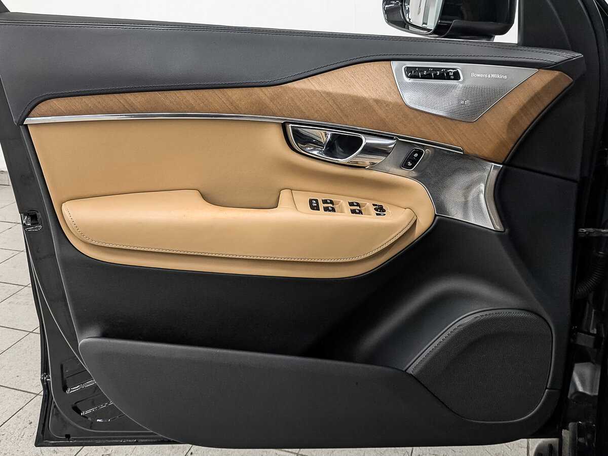 Б/У Вольво ИксЦ90 2015 года. Фото: #18