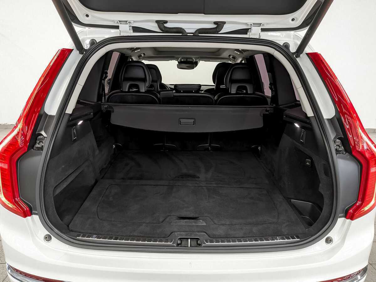 Б/У Вольво ИксЦ90 2017 года. Фото: #9