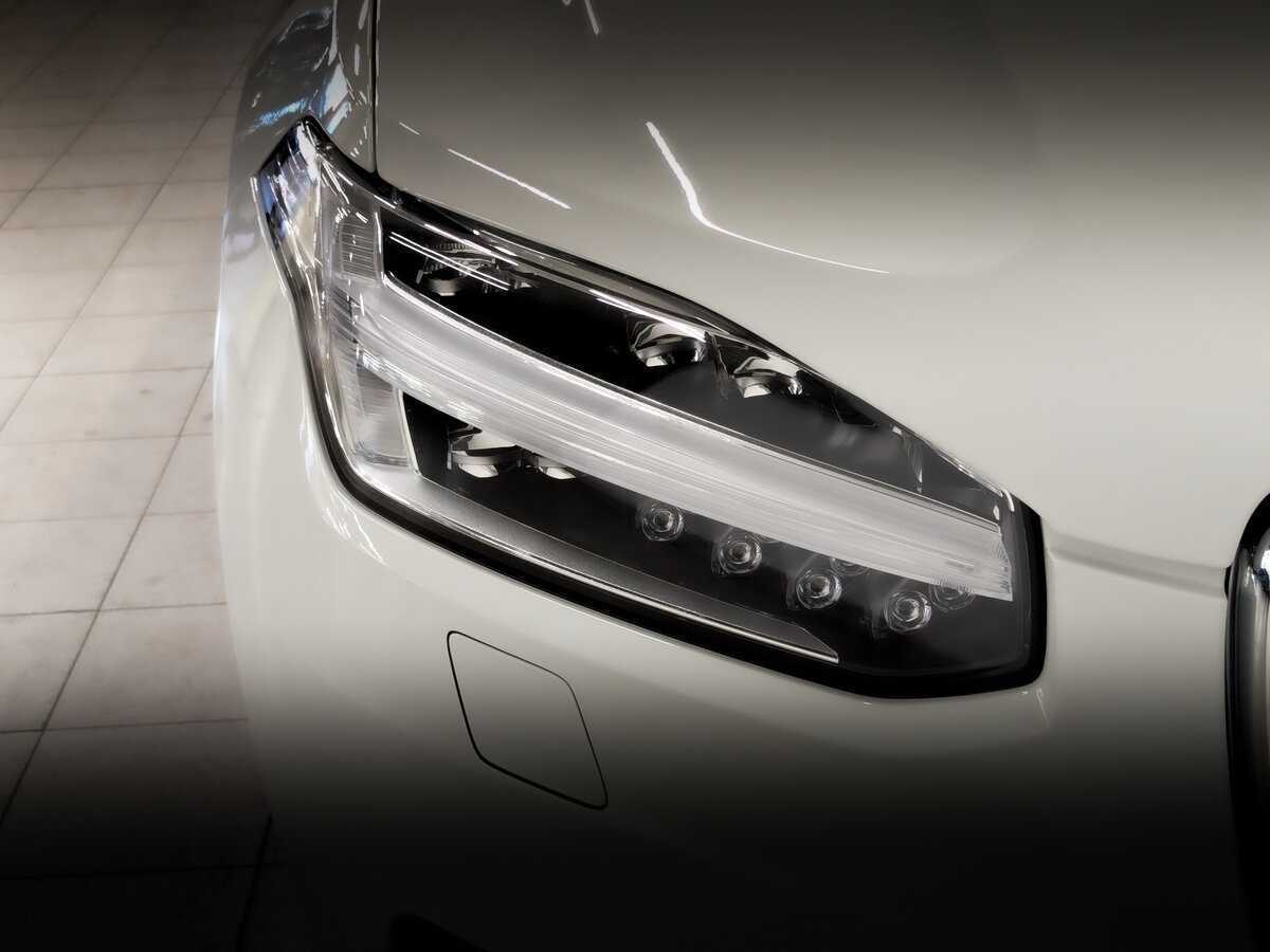 Б/У Вольво ИксЦ90 2017 года. Фото: #17