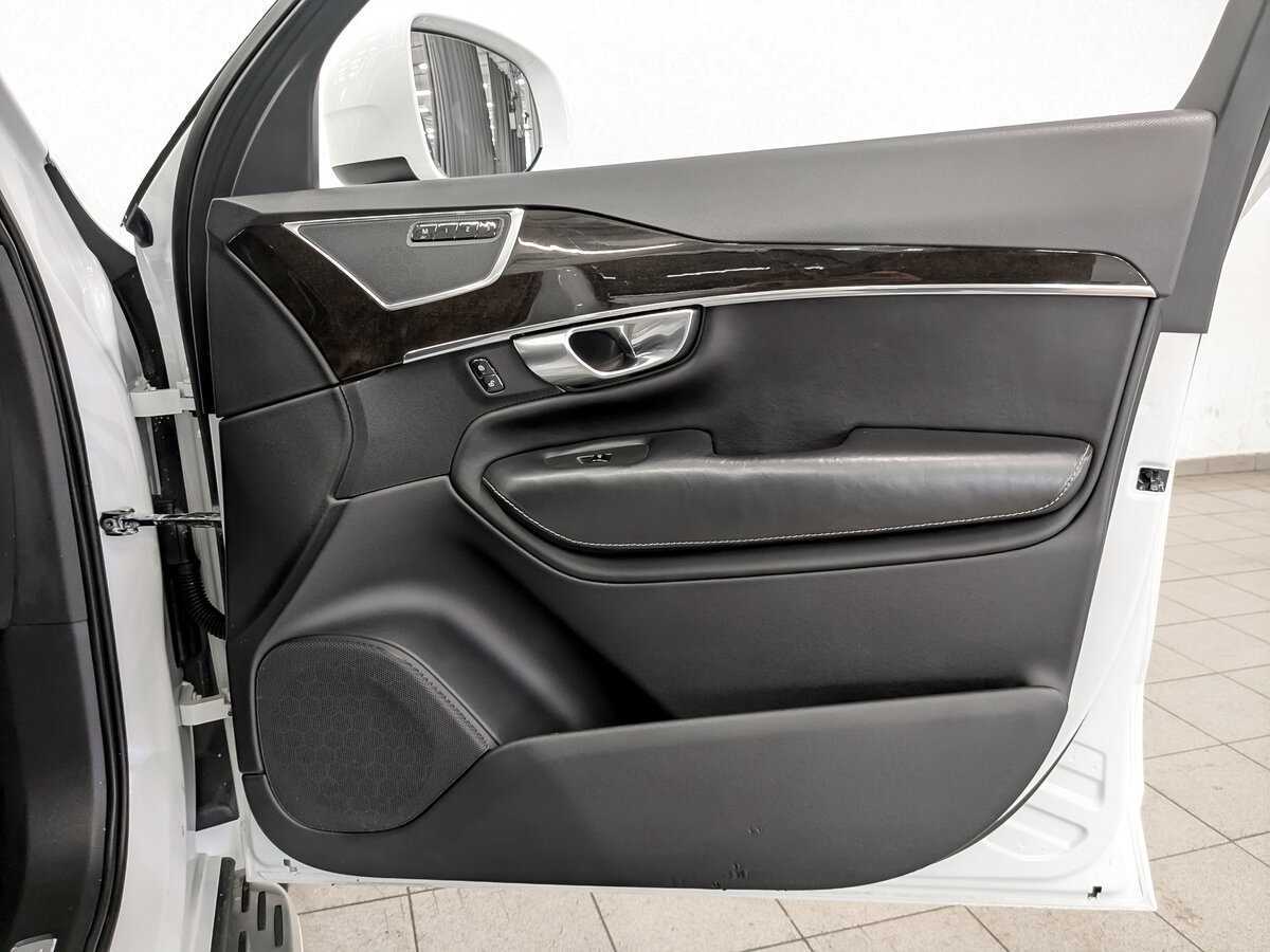 Б/У Вольво ИксЦ90 2017 года. Фото: #24