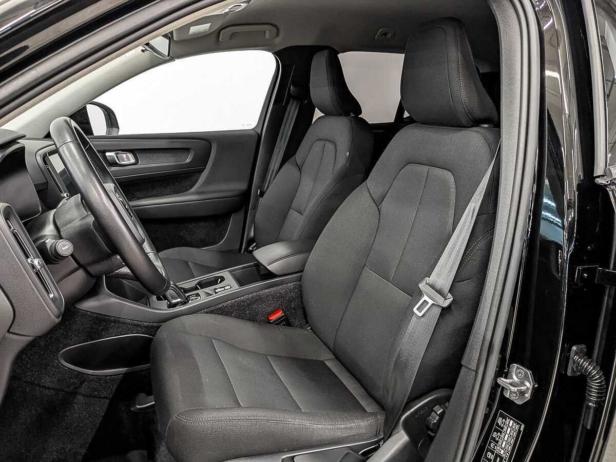 Б/У Вольво ИксЦ40 2019 года. Фото: #19