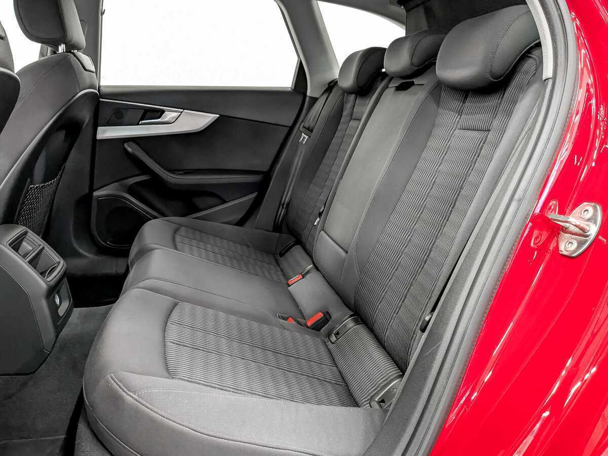 Б/У Ауди А4 2017 года. Фото: #11