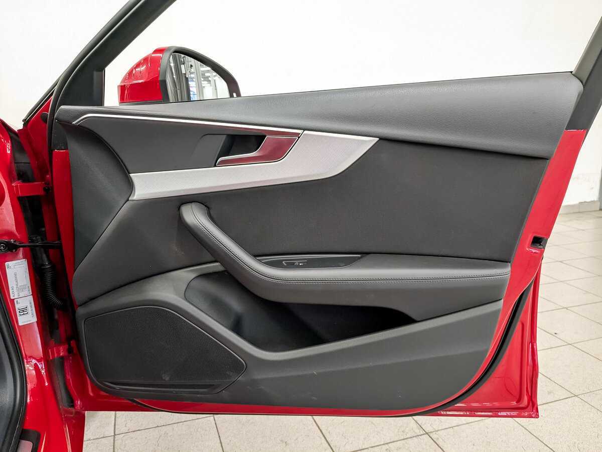 Б/У Ауди А4 2017 года. Фото: #21