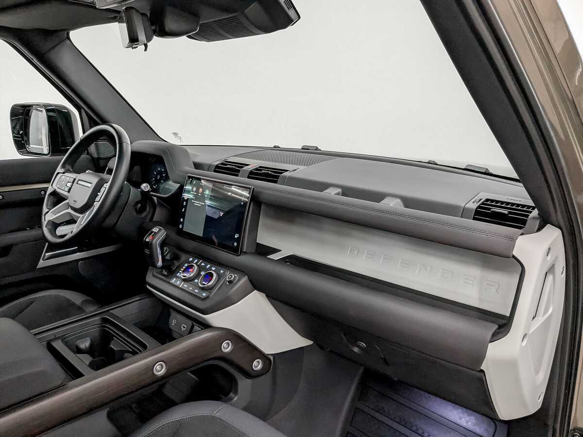 Б/У Лэнд Ровер Дефендер 2021 года. Фото: #10