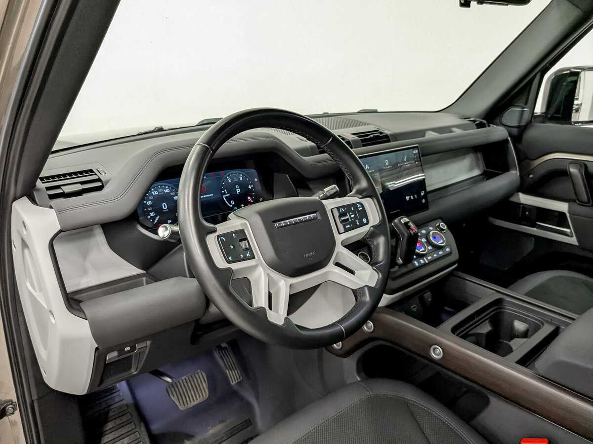 Б/У Лэнд Ровер Дефендер 2021 года. Фото: #15