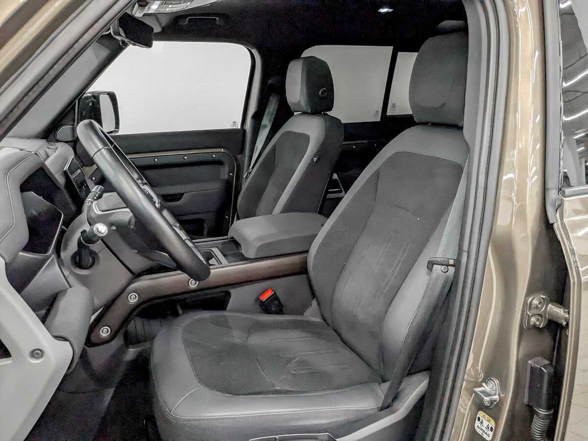 Б/У Лэнд Ровер Дефендер 2021 года. Фото: #17