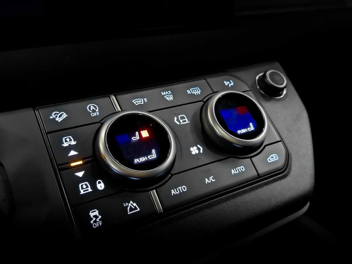 Б/У Лэнд Ровер Дефендер 2021 года. Фото: #21