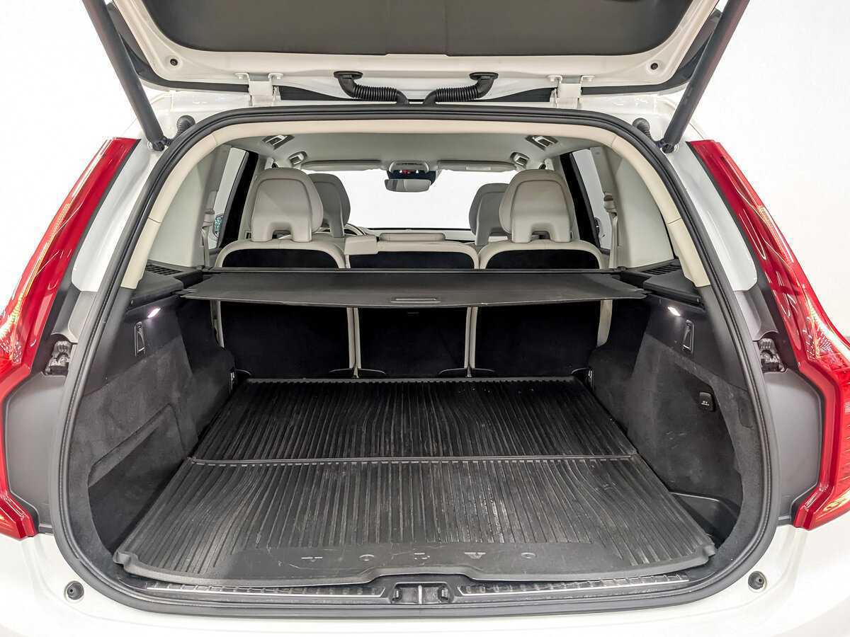 Б/У Вольво ИксЦ90 2017 года. Фото: #9