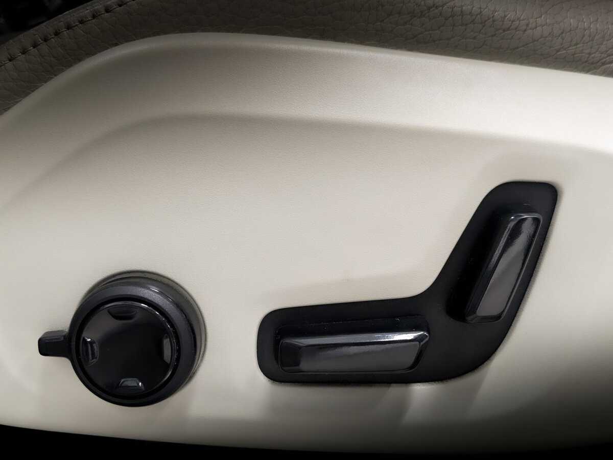 Б/У Вольво ИксЦ90 2017 года. Фото: #18