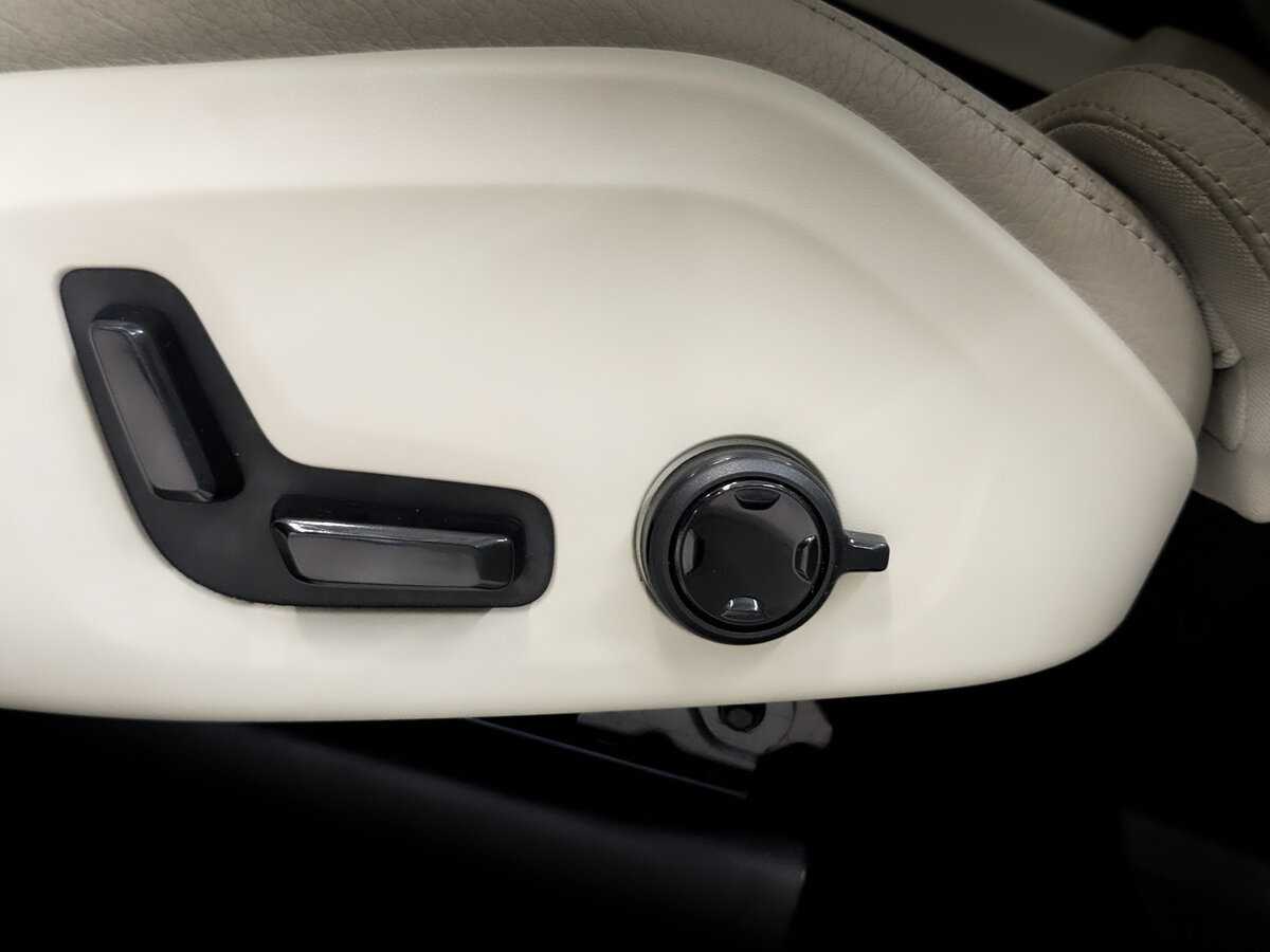 Б/У Вольво ИксЦ90 2017 года. Фото: #23