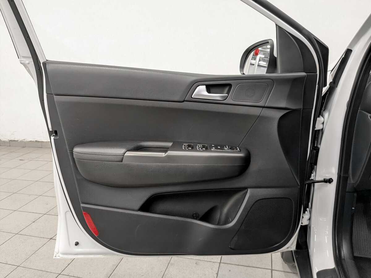 Б/У Киа Спортейдж 2021 года. Фото: #16