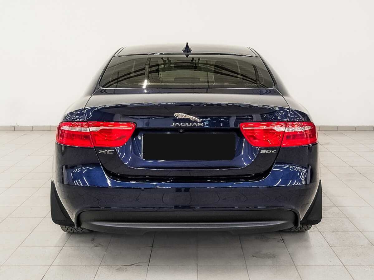 Б/У Ягуар ИксЕ 2017 года. Фото: #5