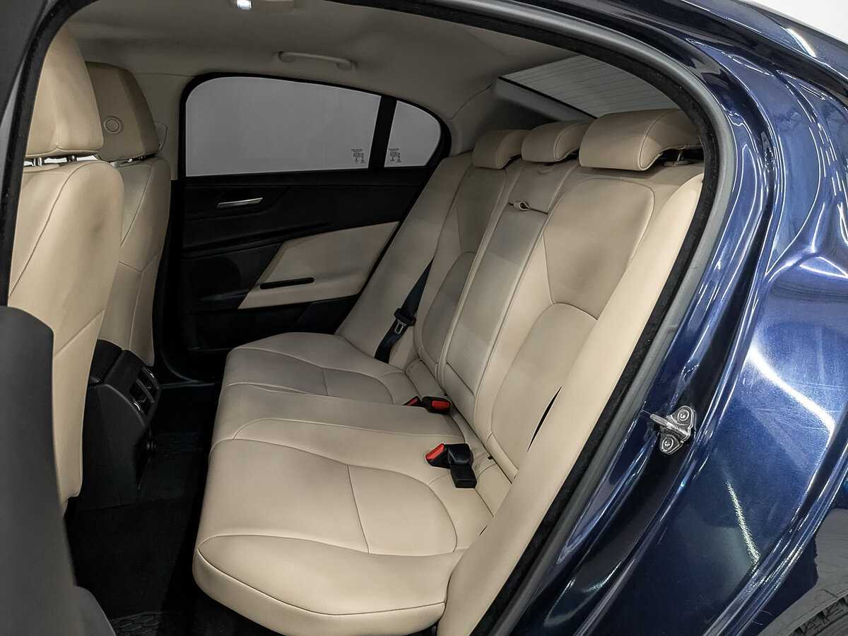 Б/У Ягуар ИксЕ 2017 года. Фото: #14