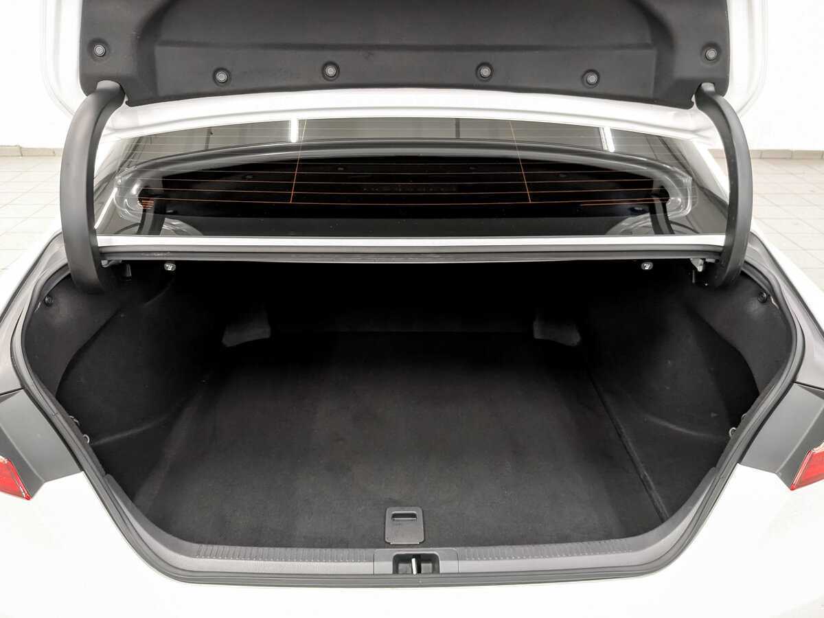 Б/У Тойота Камри 2019 года. Фото: #9