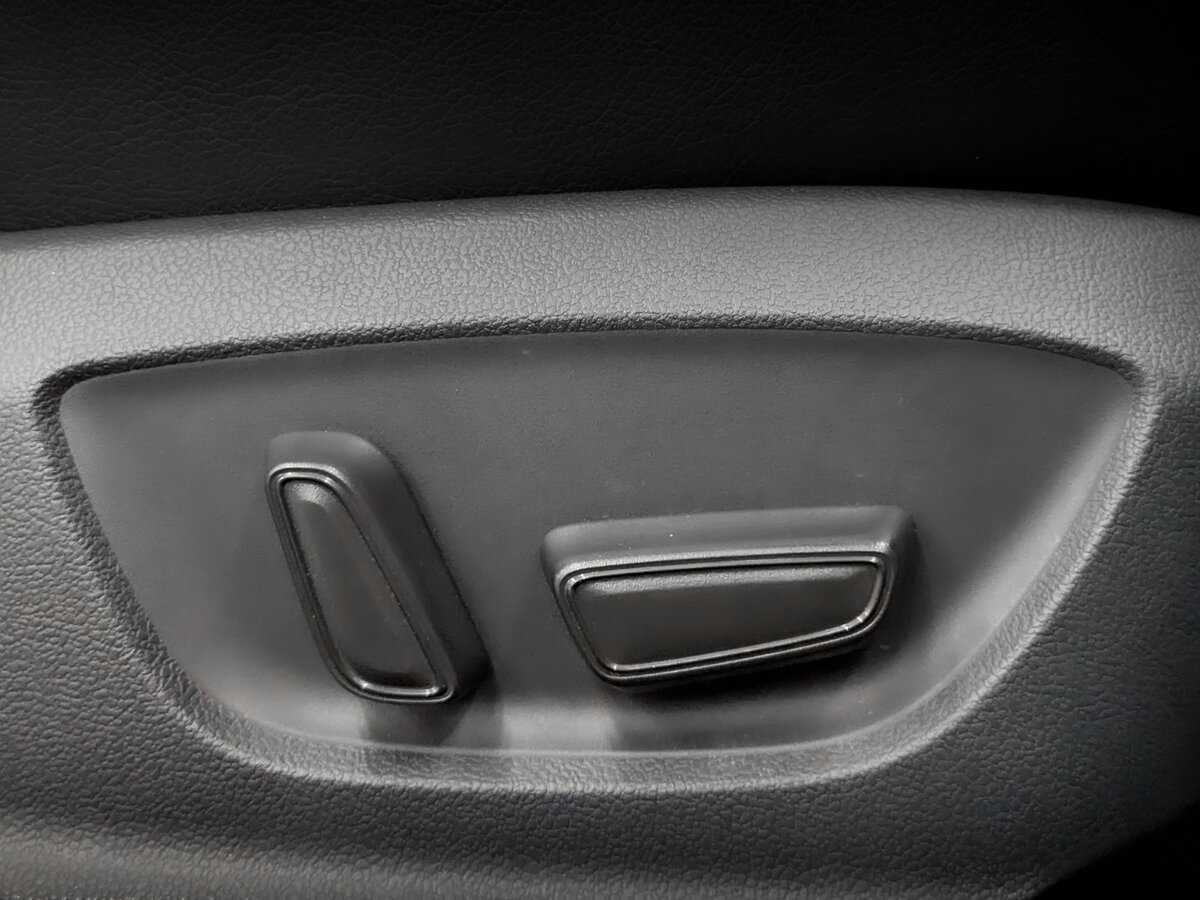 Б/У Тойота Камри 2019 года. Фото: #22