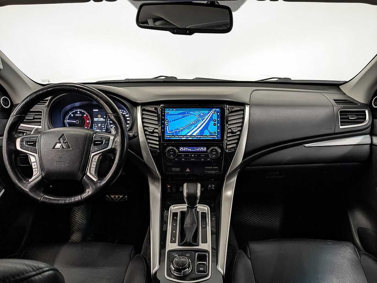 Б/У Митсубиши Паджеро Спорт 2017 года. Фото: #11