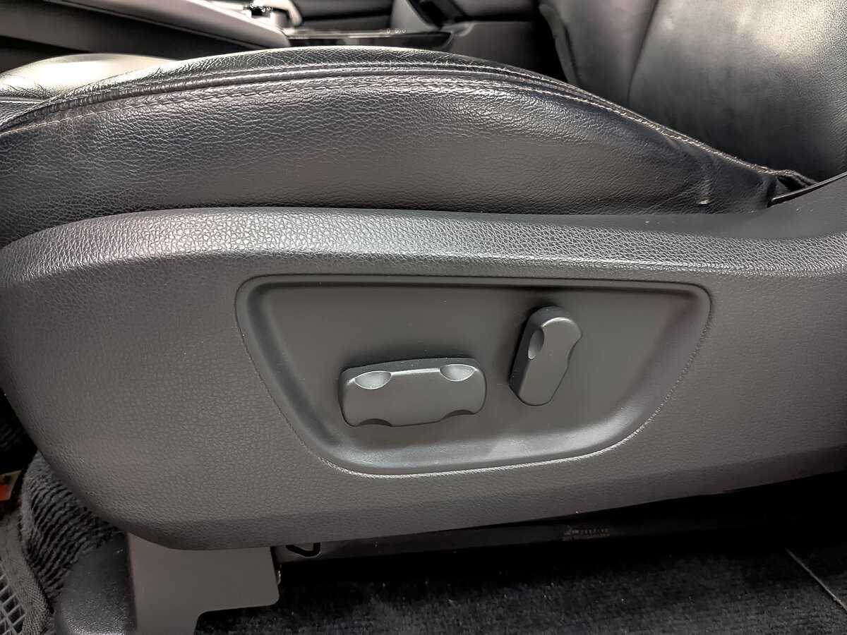 Б/У Митсубиши Паджеро Спорт 2017 года. Фото: #22