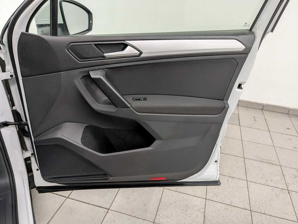 Б/У Фольксваген Тигуан 2021 года. Фото: #19