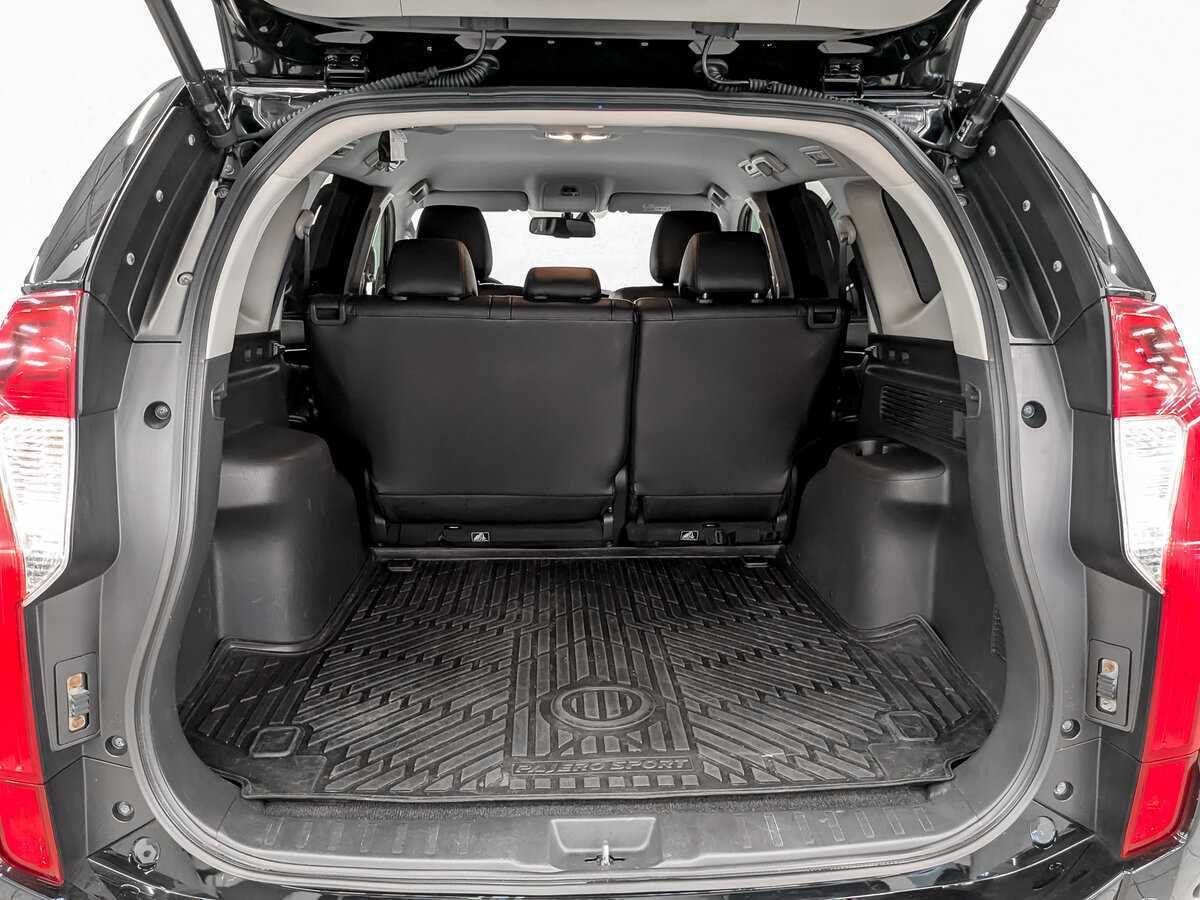 Б/У Митсубиши Паджеро Спорт 2019 года. Фото: #9