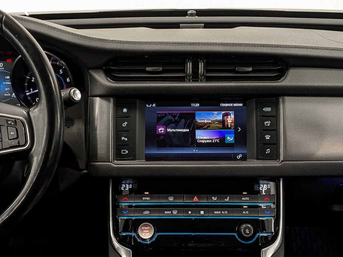 Б/У Ягуар ИксФ 2017 года. Фото: #14