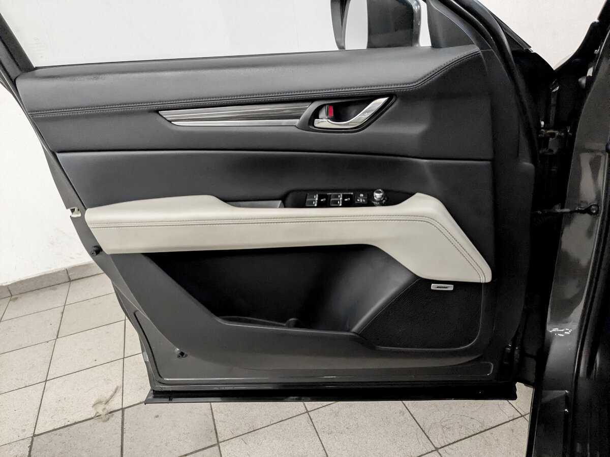 Б/У Мазда Ц-Икс-5 2017 года. Фото: #16