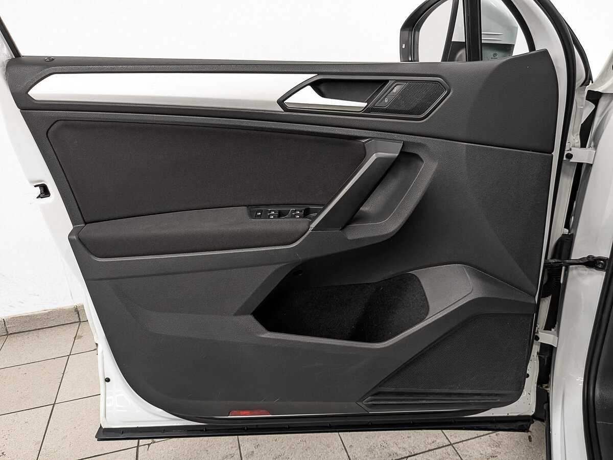 Б/У Фольксваген Тигуан 2021 года. Фото: #15