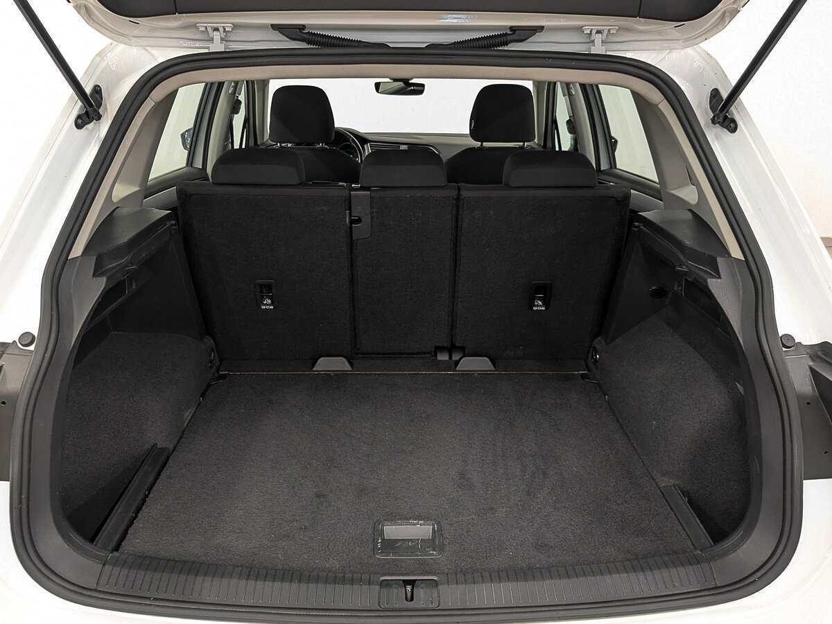 Б/У Фольксваген Тигуан 2021 года. Фото: #9